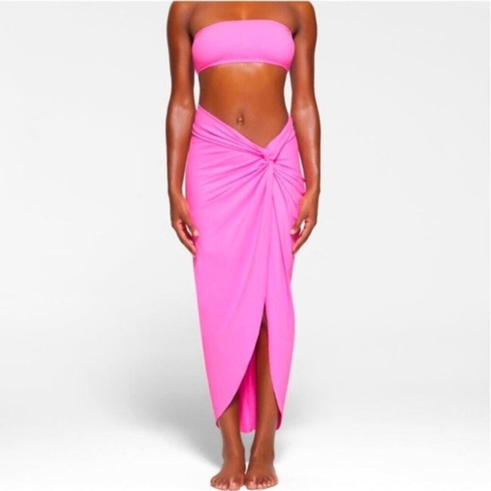 SKIMS Signature Swim Sarong Skirt in Taffy Neon Pink Swim Resort Beach Size XL